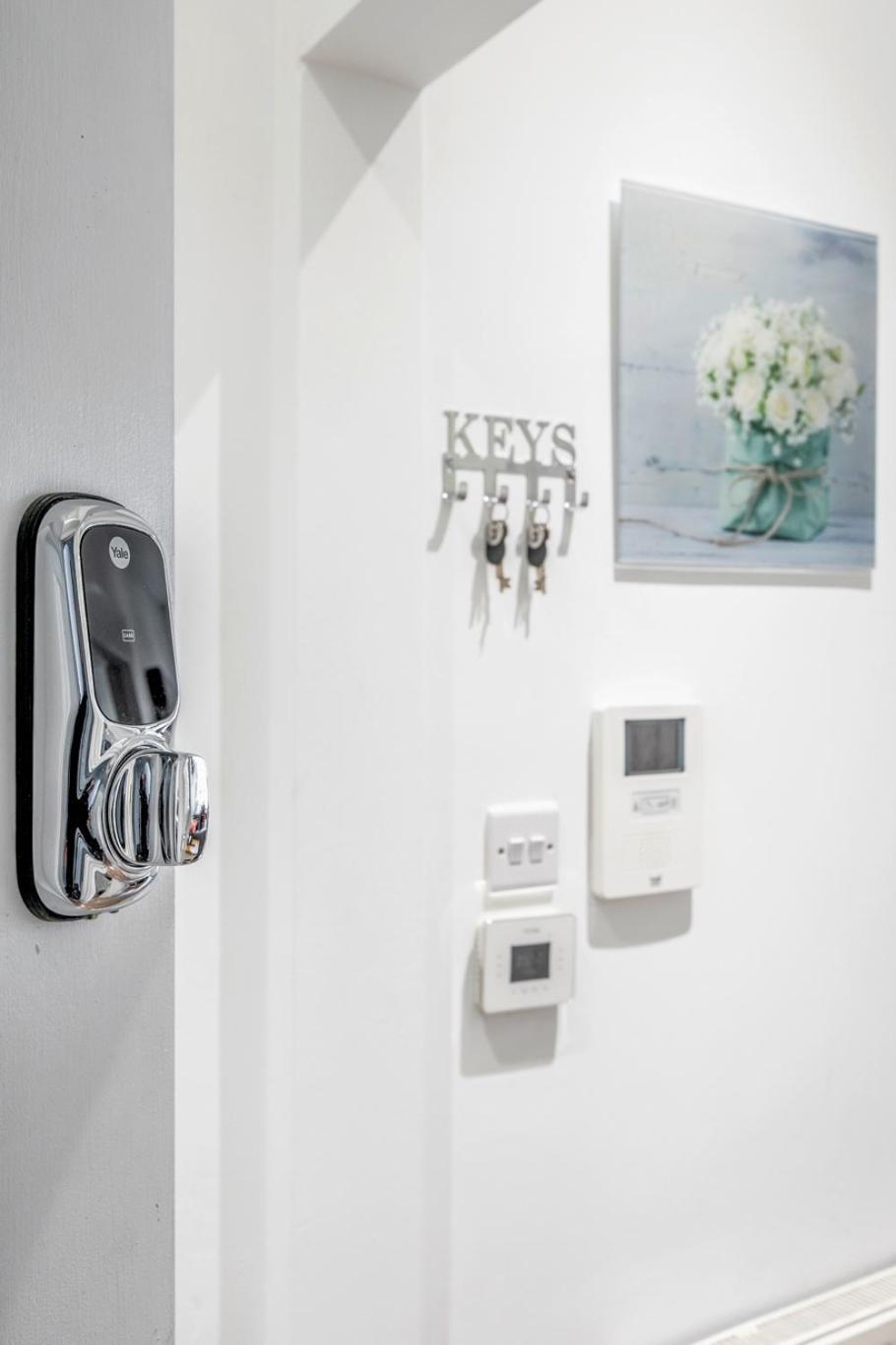 Bright & Modern 2-Bed Notting Hill Apartment London Bagian luar foto