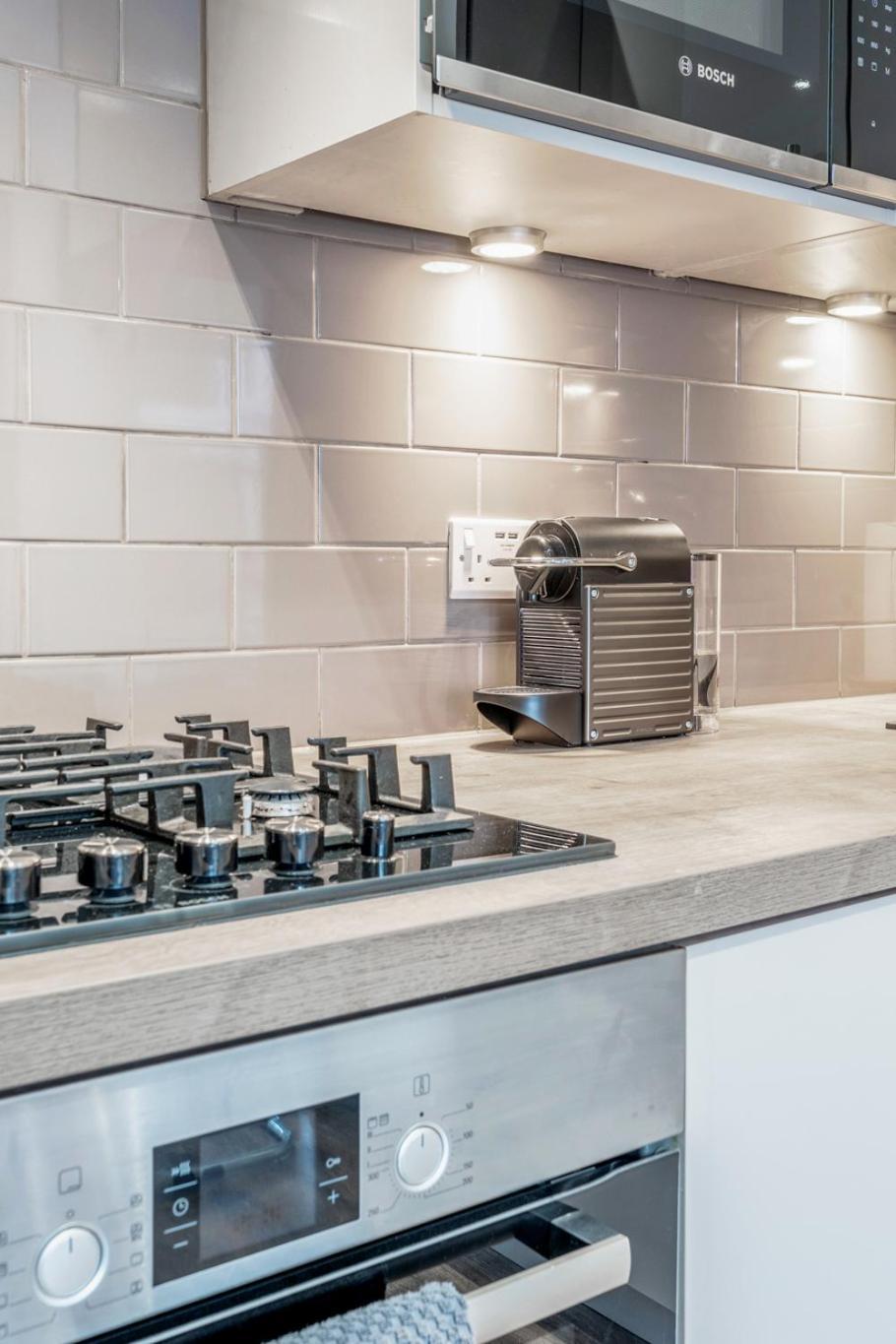 Bright & Modern 2-Bed Notting Hill Apartment London Bagian luar foto