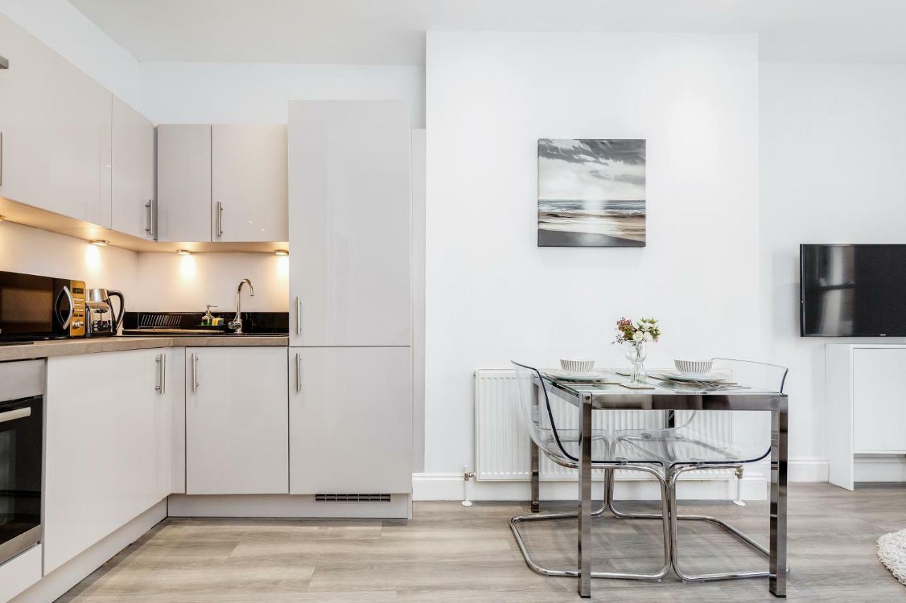 Bright & Modern 2-Bed Notting Hill Apartment London Bagian luar foto