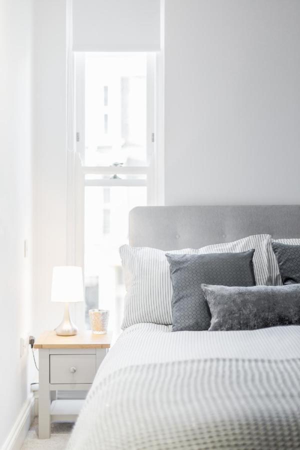 Bright & Modern 2-Bed Notting Hill Apartment London Bagian luar foto