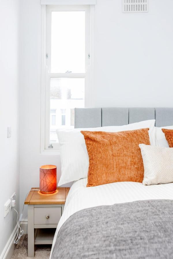 Bright & Modern 2-Bed Notting Hill Apartment London Bagian luar foto